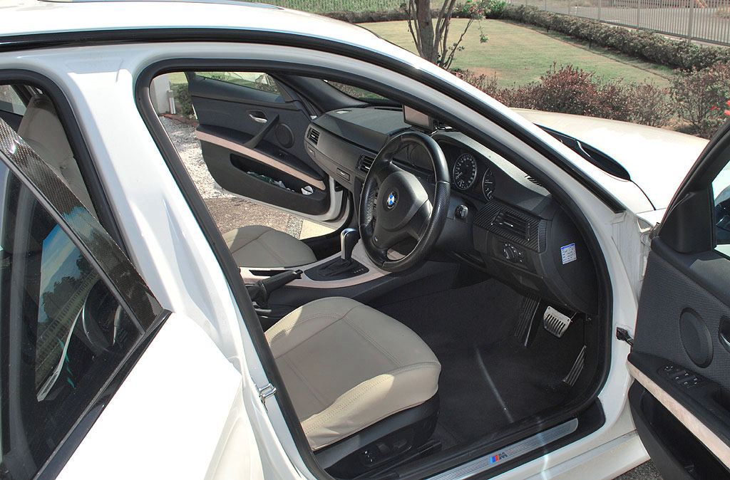 BMW320i(E90)M�X�|�[�c