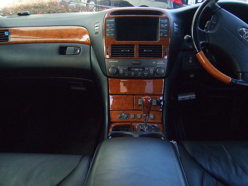 31セルシオカスタム車