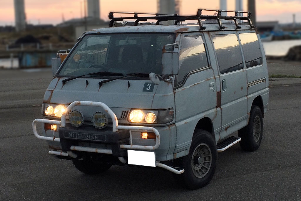 �f���J�X�^�[���S��