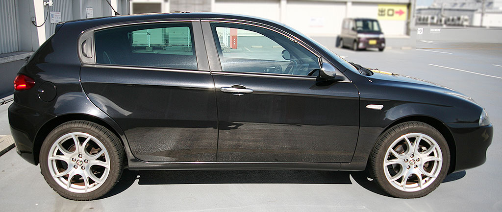 アルファ147黒5速MT