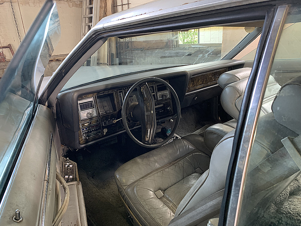 �����J�[�� �R���`�l���^�� �}�[�NV