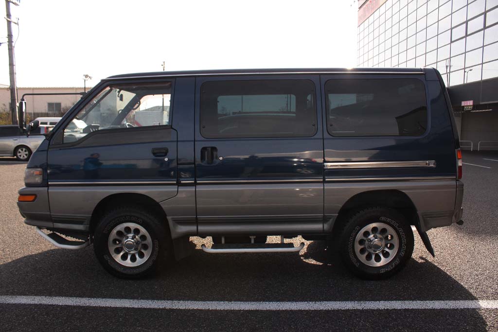 �f���J�X�^�[���S��