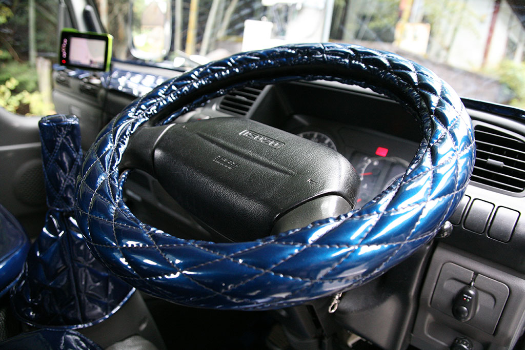 �����U�G���t1.6�����{�f�B�f�R�g��