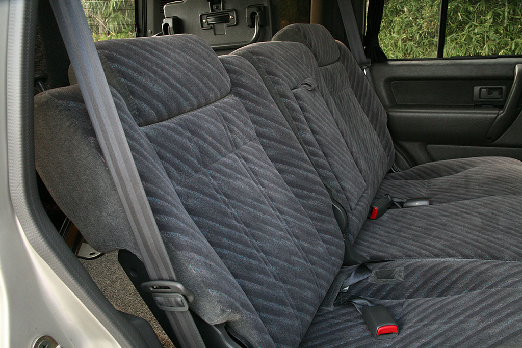 �z���_ �z���C�]��