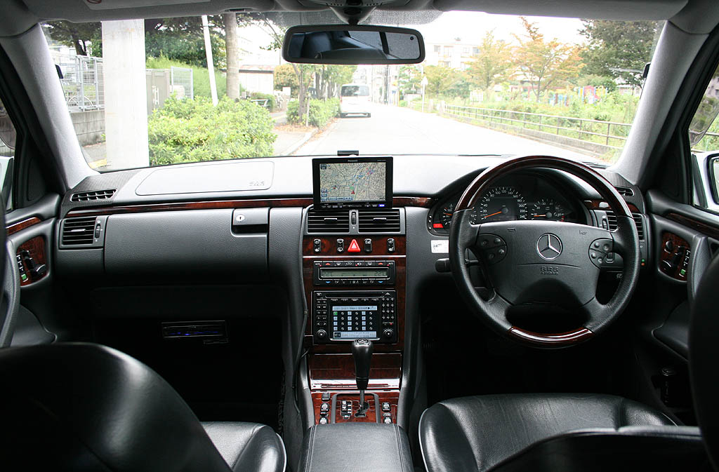 W210�x���cE240���S��