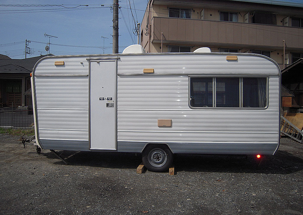 �L�����s���O�g���[���[ �L�����x���G�A