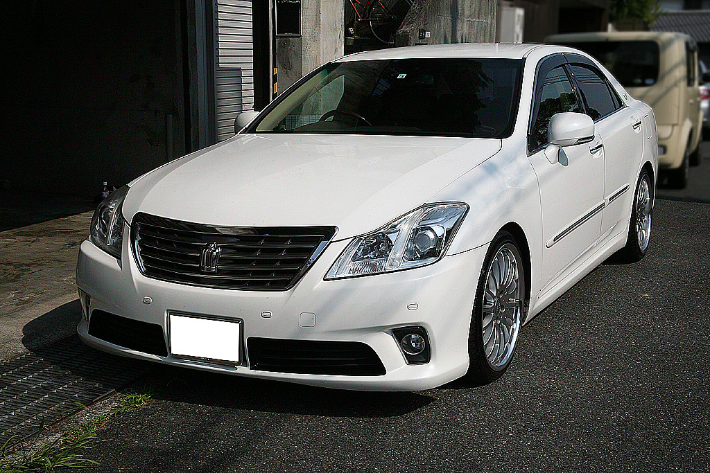 �N���E�� ���C�����T���[��