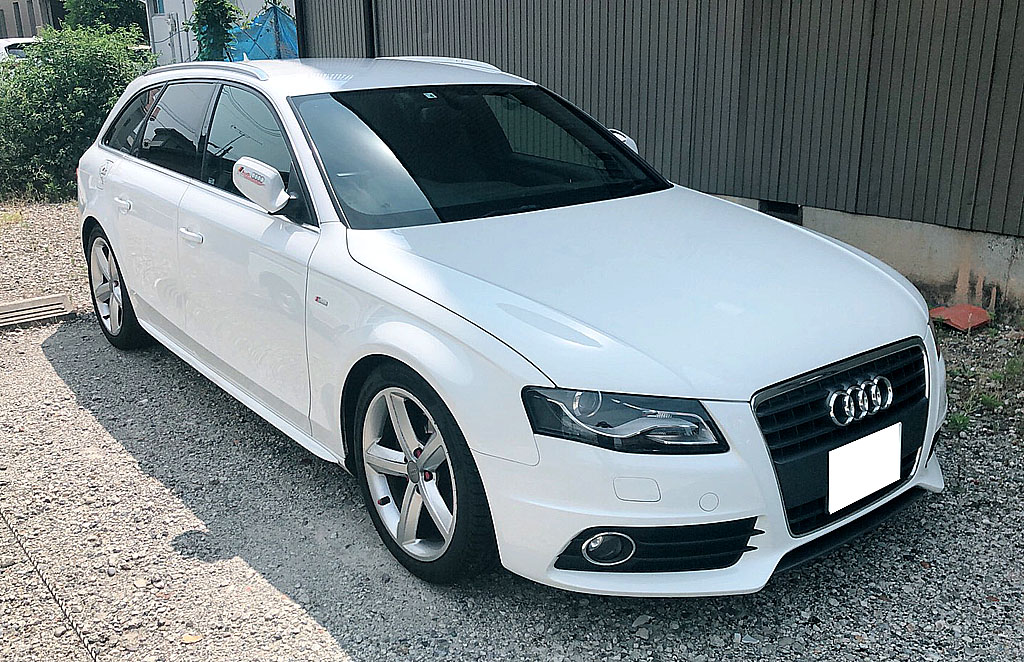 �A�E�f�BA4�A�o���g