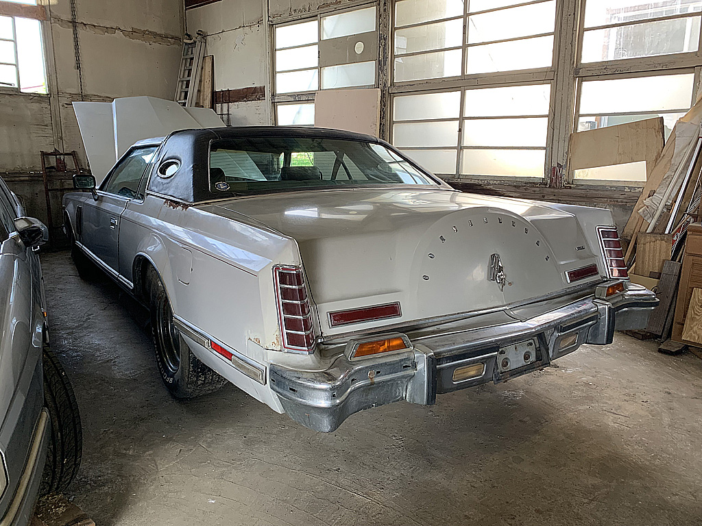 �����J�[�� �R���`�l���^�� �}�[�NV