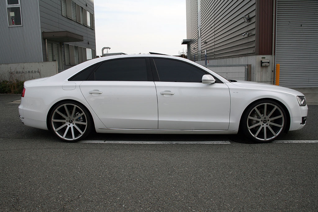 アウディA8ロング 4.2クワトロ