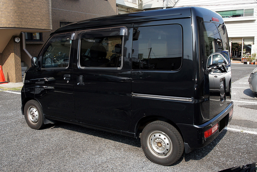 �n�C�[�b�g�J�[�S �N���[�Y�^�[�{