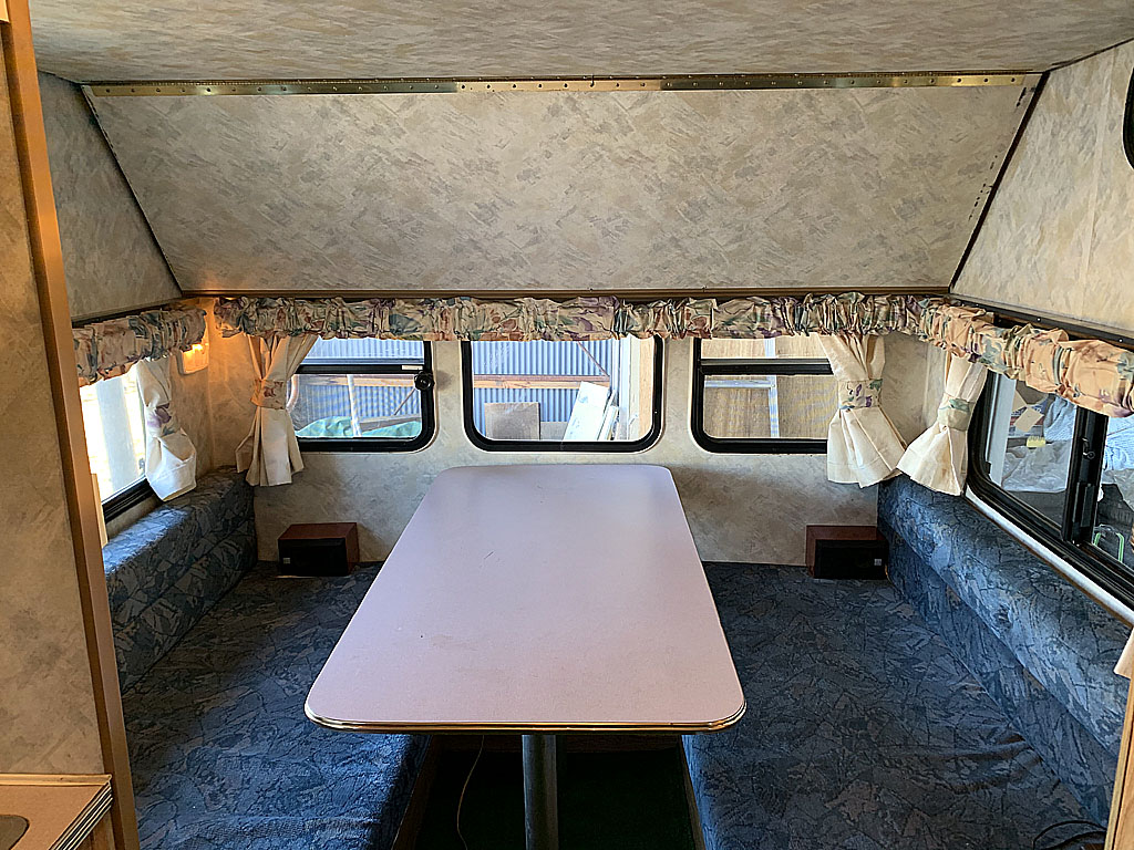 �L�����s���O�g���[���[�������U�~���[