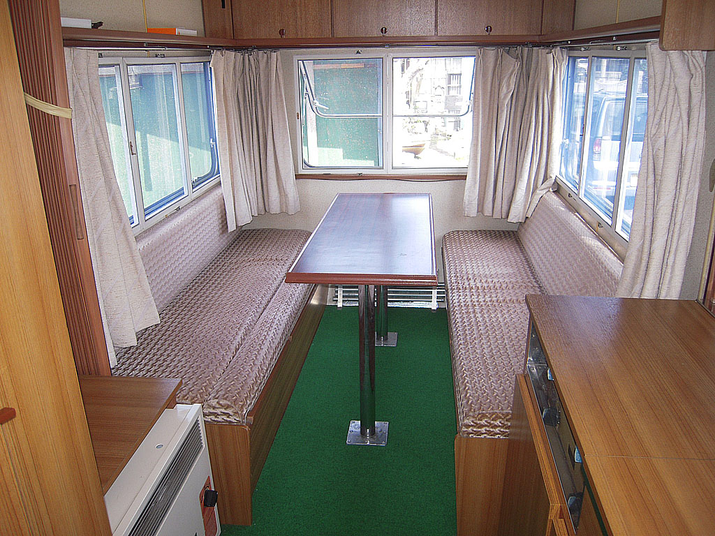 �L�����s���O�g���[���[ �L�����x���G�A