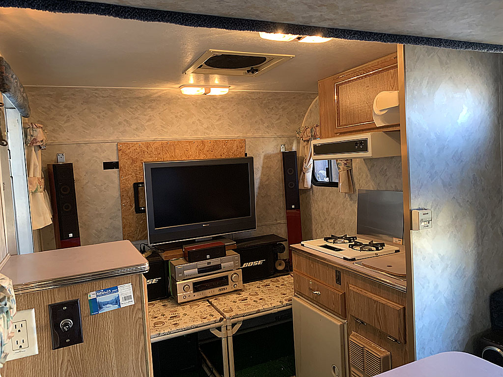 �L�����s���O�g���[���[�������U�~���[