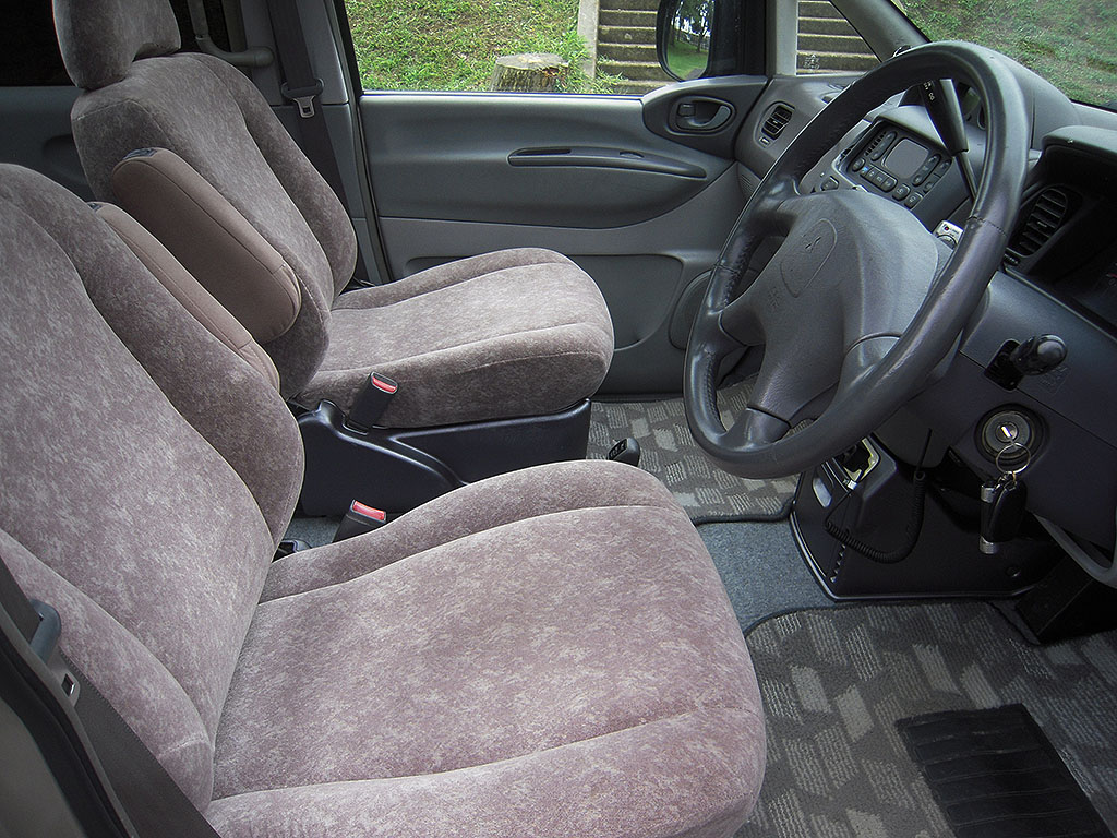 �f���J �X�y�[�X�M�A �����O ���C�����G�N�V�[�h