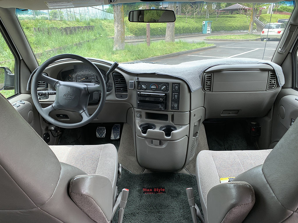 �V�{���[ �A�X�g�� LS