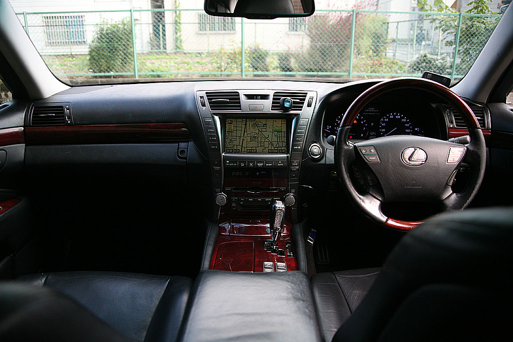 レクサスLS460 iパッケージ