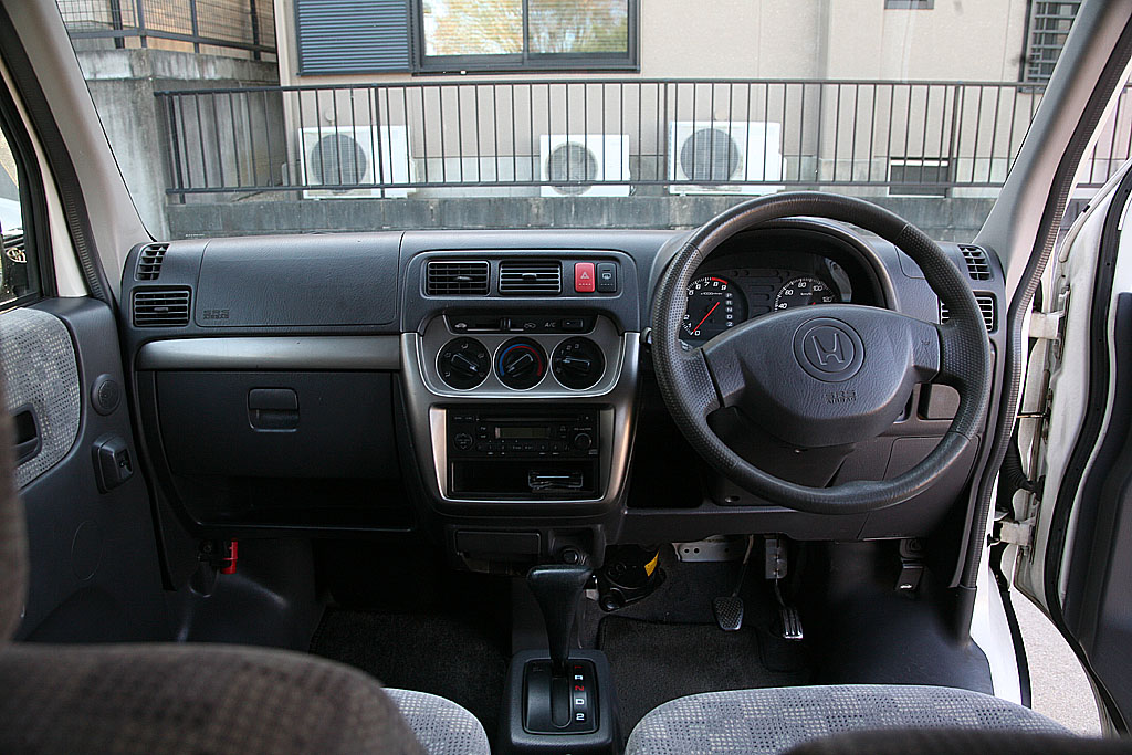 �z���_ �o���X M