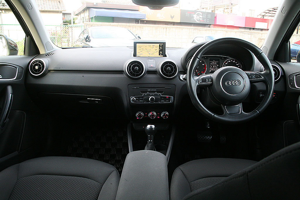 �A�E�f�BA1 �X�|�[�c�o�b�N