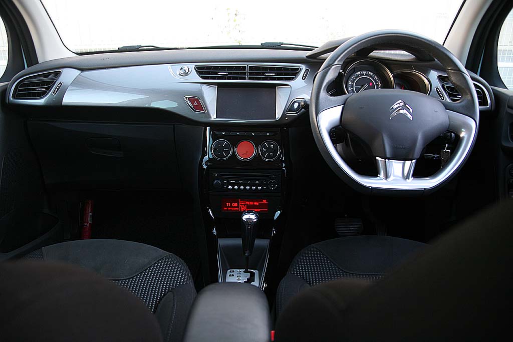 シトロエンC3 エクスクルーシブ