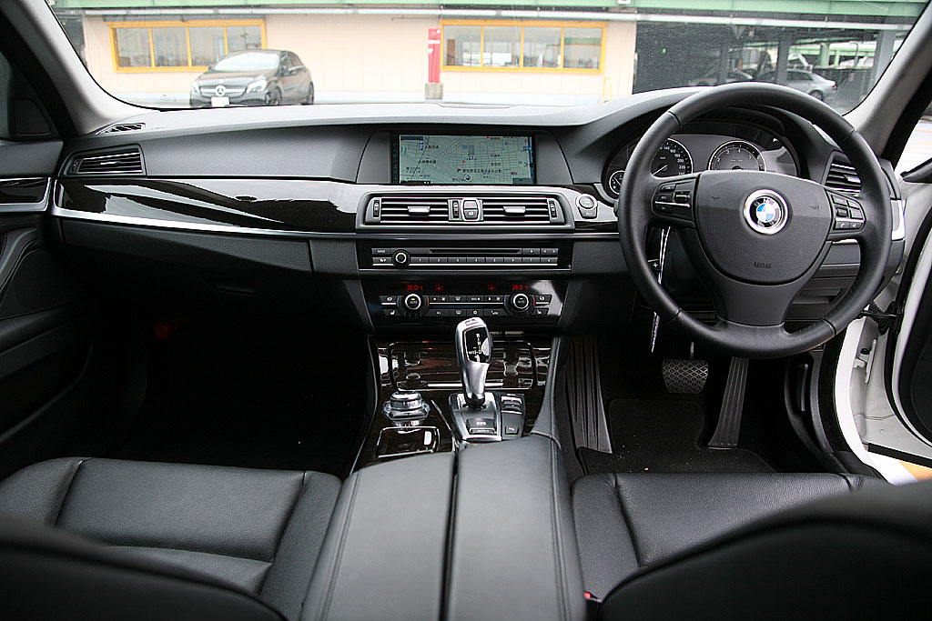 BMW523i �n�C���C��PKG