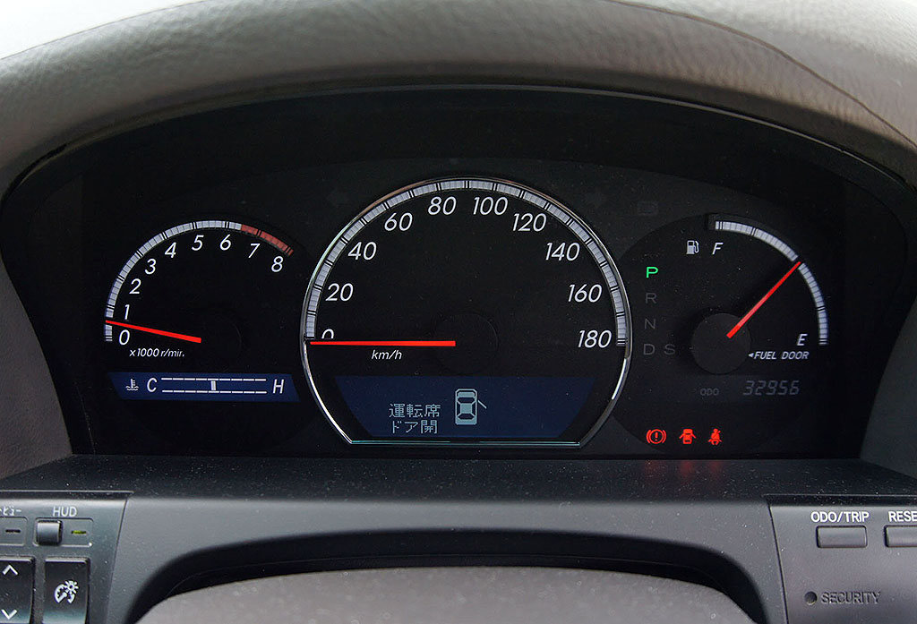 �N���E�����C�����T���[���f