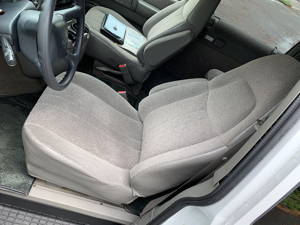 �V�{���[ �A�X�g�� LS