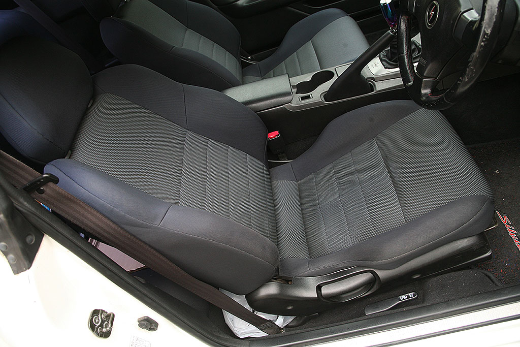 �V���r�A �X�y�b�NR