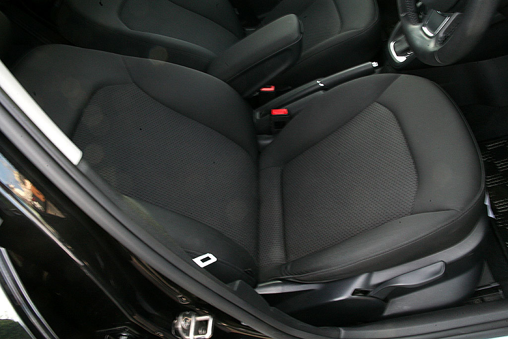 �A�E�f�BA1 �X�|�[�c�o�b�N