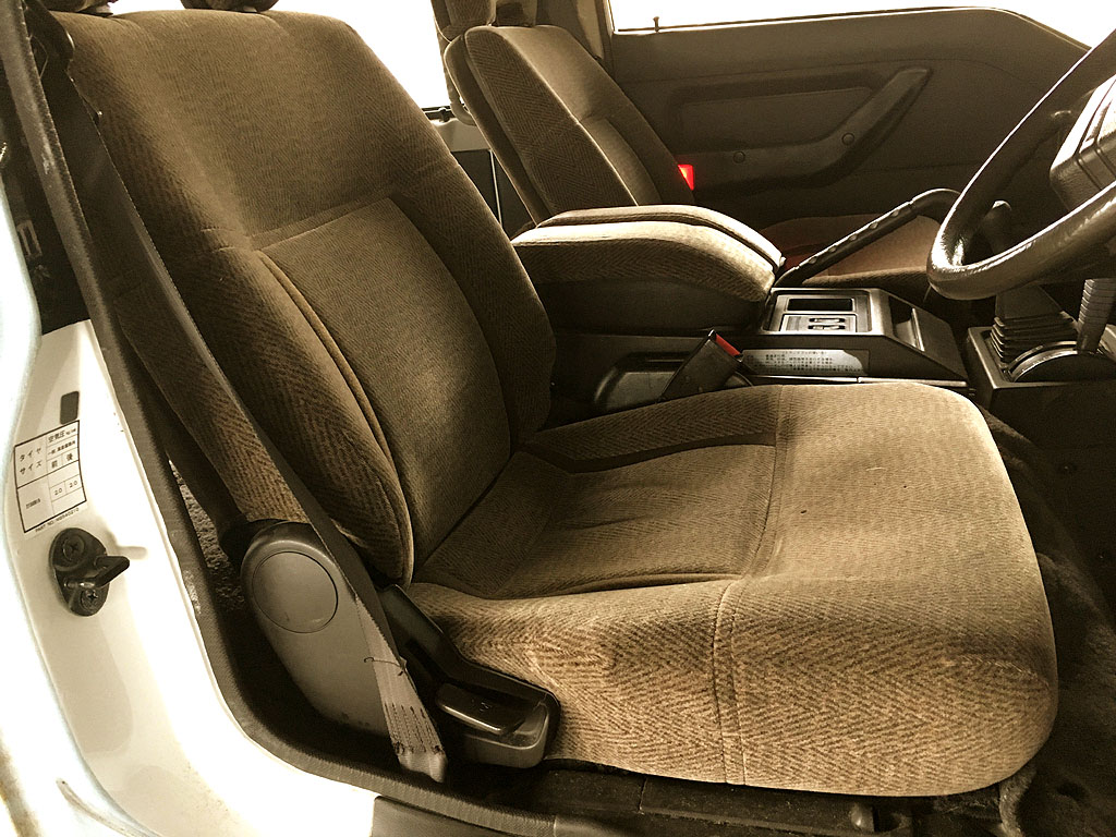 �f���J�X�^�[���S��