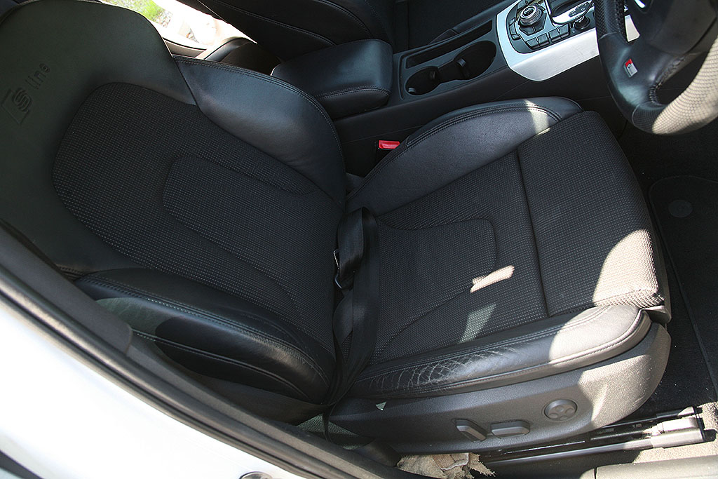 アウディA4アバント1.8TFSI Sラインパッケージ