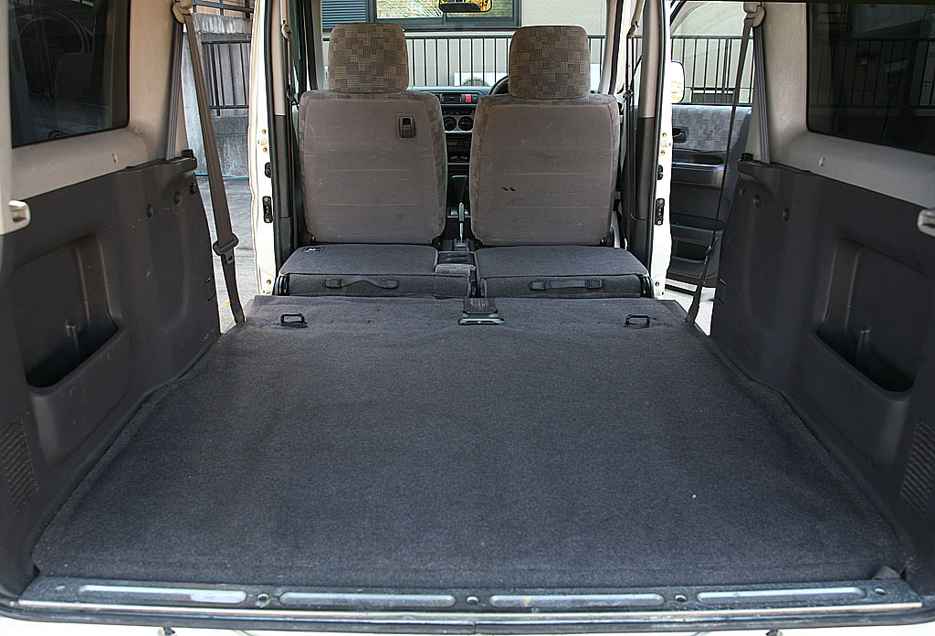 �z���_ �o���X M