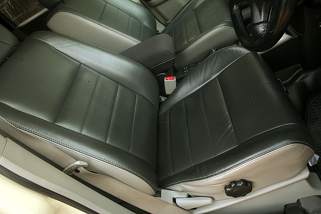 �G�N�X�g���C�� X 4WD