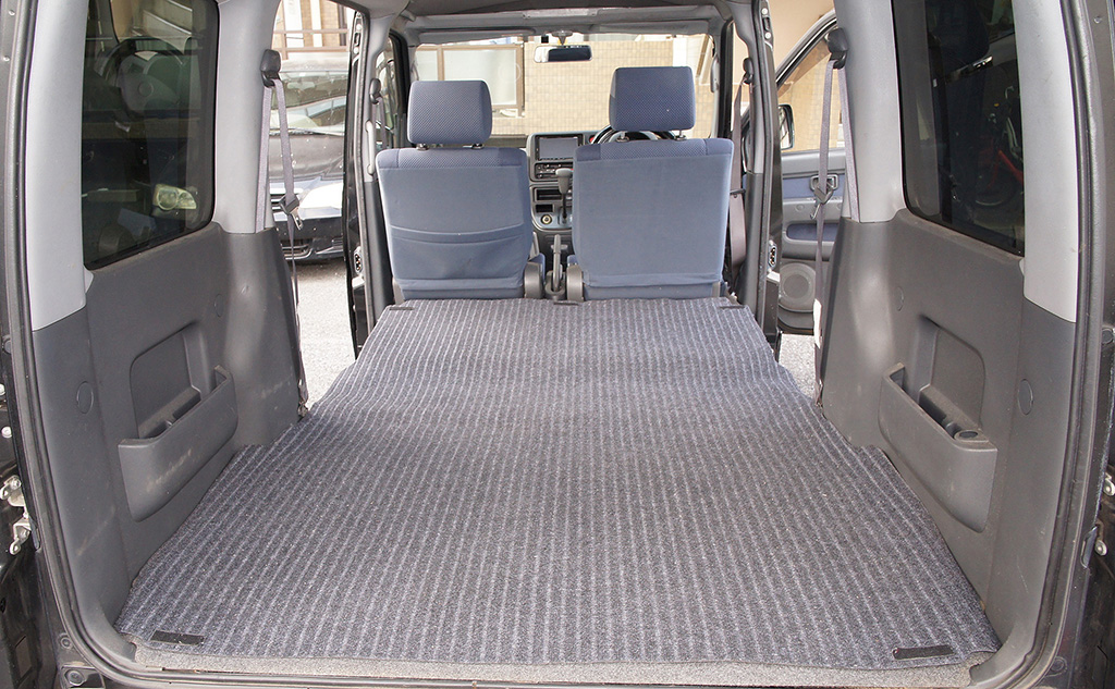 �n�C�[�b�g�J�[�S �N���[�Y�^�[�{