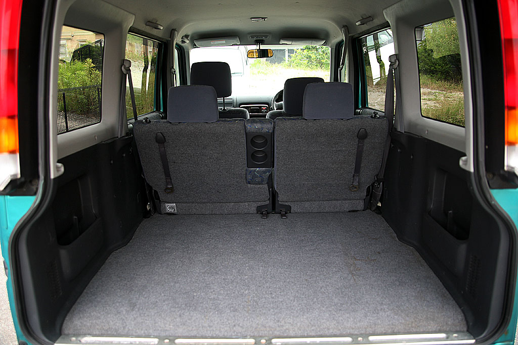 �o���X L 4WD