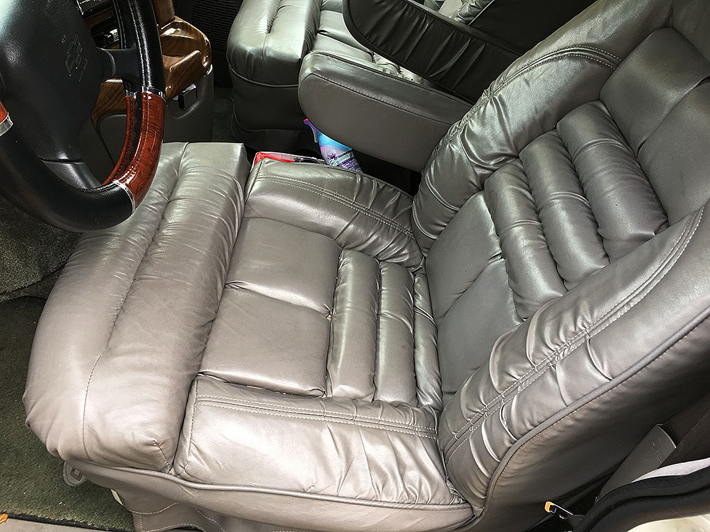 �A�X�g���X�^�[�N���t�g�u���A��