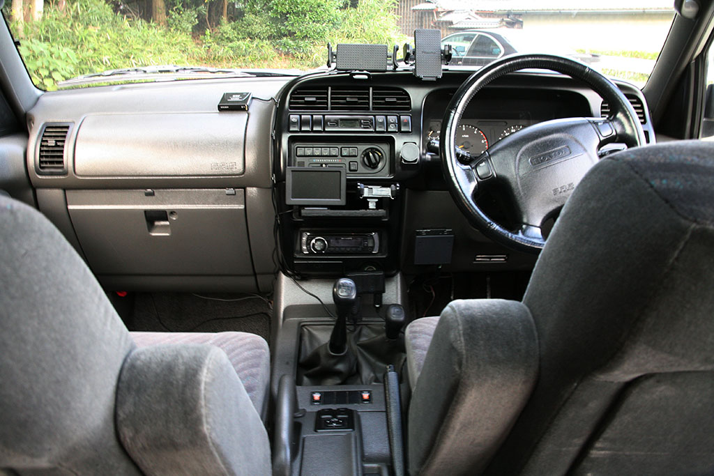 �z���_ �z���C�]��