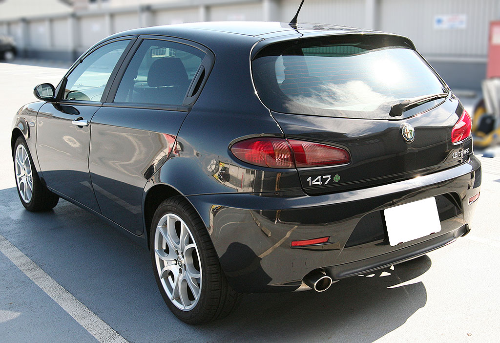 アルファ147黒5速MT